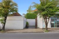 6BR Seminyak Oasis with 2 Private Pools - Bed and Breakfast Seminyak
