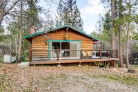 Peaceful Wooden Cabin, 2 Mi to Bass Lake! - B&B Oakhurst