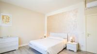 The Modern Stay - with Terrace, Wi-Fi, Parking Lot - Chambres d'hôtes Serravalle Pistoiese