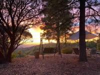 Cozy Woodworker's Cabin, 26 miles to Yosemite! - B&B Midpines