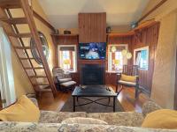 Little Chateau Cottage - B&B Eureka Springs