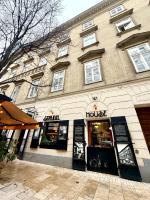 Basilica Panorama Grand Suite 3BR 10 Guests - B&B Budapest