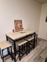 Modern Dallas Getaway - Bed and Breakfast Dallas