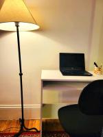 2 BDR plus Spacious Lounge Executive Delightful Apartments at Desirable Locations in Kensington and Chelsea by Ricky & Giustina Collection - W8 SW3 SW5 SW7 SW10 - Fully equipped and perfect for long stays - Chambres d'hôtes Londres