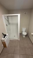 Comfortable Room with Private Bathroom & Walk-In Closet - Shared Kitchen & Lounge - Ferienwohnung Christchurch