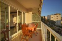FRGK Fauvettes 1BDR Terrace, Parking, AC & Ultra-Fast Wi-Fi - Chambres d'hôtes Cannes