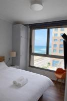 Luxury apartment on the beach with sea view by Almog Beach Haifa - Bed and Breakfast Haifa