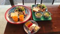 บ้านน้ำผึ้งโฮมสเตย์ Pool & Garden - Chambres d'hôtes Suan Phueng