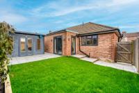 2-Bedroom Stunning Luxury House, Sleeps 6, Pet-Friendly, with Off-Road Parking by Blue Puffin Stays - Chambres d'hôtes Portsmouth