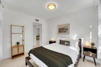 Spacious & Stylish 2BR Retreat near Victoria Park - Ferienwohnung Fort Lauderdale