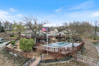 Lakefront Condo Near Margaritaville - B&B Damsel