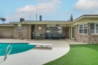 Patio and Fenced Yard Group Getaway Near Fort Bliss - Chambres d’hôtes El Paso