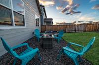 Near Airport, 3BR, Stock Tank Pool, Mini-Golf, Game Rm - B&B Commerce City