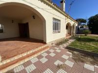 Acogedora Casa Familiar con Jardín y Barbacoa Cerca de la Playa en Torroella de Montgrí - HISP-7-41 - Chambres d'hôtes Torroella de Montgrí