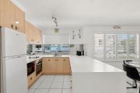 Ocean Breeze Unit 1, 42 King Street, Kings Beach - B&B Caloundra