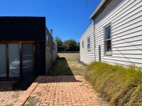 Pet Friendly Cottage on Large Sunny Block & 5 mins-CBD - B&B Canadian