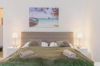 Comfy 2BR Apartment Very Central, 10-Min to Westbahnhof - B&B Vienna