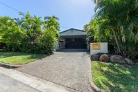 Ba Nahan Ochre - Stylish Space, Close to the Beach - Half Duplex - B&B Port Douglas