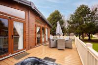 Bramble Lodge with Hot Tub - B&B York