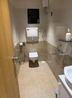 1Bhk Serviced Apartments by Abhibha Stays near Apollo Hospital - Bed and Breakfast Navi Mumbai