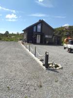 Holiday home near all facilities in Grinde, Aksdal - Chambres d'hôtes Tysvær