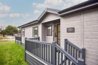 The Waterhole Lodge with Hot Tub - B&B Barmby on the Moor