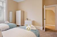 The Granite Haven - SJA Stays - Modern 4 Bed Apartment - B&B Aberdeen