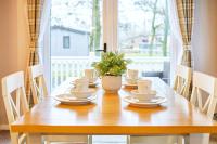 Cherry Lodge with Hot Tub - B&B York