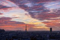 Vue Exceptionnelle & Terrasse - Appartement Vintage chez une Parisienne - Bed and Breakfast Parijs