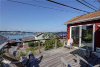 Cute Cottage Overlooking Sodus Bay- Direct Water Access - Chambres d'hôtes Sodus Point