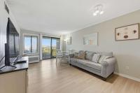 Coastal 2BR Condo w Ocean Views & Pool - B&B Hilton Head