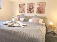 Souterrain Apartment mit eigenem Eingang und Terasse - B&B Sarstedt