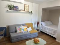 Studio perto da praia SOL, ar condicionado, estacionamento - B&B Lauro de Freitas