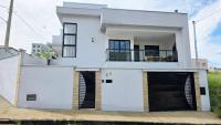 Casa para 4 pessoas com Churrasqueira I 5 min do centro - Bed and Breakfast São Lourenço