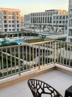 Ultra modern Mivida apartment with pool view - Ferienwohnung New Cairo