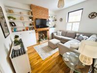 Stylish Karibu House with Free Parking & Walk to City - Chambres d'hôtes Salisbury