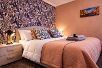 Mari & Lucio Bright Rome Apartment Sleeps 4 near Metro Basilica San Paolo- 4 Stops to Colosseum- Wi-Fi AC - B&B Roma