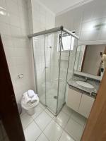 Apartamento no Centro 150 metros da praia com piscina e estacionamento incluso - B&B Caraguatatuba