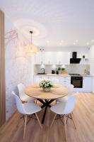 White Stone Premium-Wałbrzych Książ Parter,6 osób,Parking - Chambres d’hôtes Wałbrzych