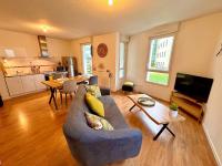 Appartement Nantes - Parking privée - Terrasse - Proche Busway - B&B Nantes