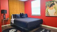 The Gawdy Den with Fast WIFI 2 minutes from Downtown Houston! - Bed and Breakfast Houston