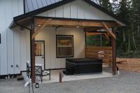 Spa Cabin with King Bed, Hot Tub, Outdoor Dry Sauna, Gazebo, Covered Patios, EV & RV in charming Ashford - Ferienwohnung Ashford