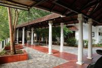 The Retreat Homestay in 5 acre fruit farm near Cochin Airport - B&B Angamāli