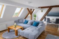 Larooms Merseburg - Apartment LP01 - 2 Zimmer, 2 Einzelbetten, 1 Doppelbett, große Couch, Küche, Balkon, Waschmaschine - Chambres d'hôtes Mersebourg