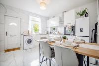 White Marble Residence Free Parking 12PPL - Ferienwohnung Grimsthorpe