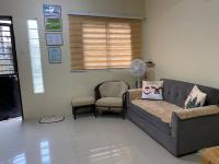 1BR Cozy Townhouse - AC in room only - B&B General Trias