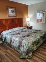 Gated 1 King BedRoom 1 Bath Apt with Full Kitchen 210 - Chambres d’hôtes Bâton-Rouge