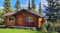 Little Bear Getaway Cabins - Bed and Breakfast Glacier View