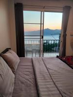 Camera Matrimoniale con Vista Montagna