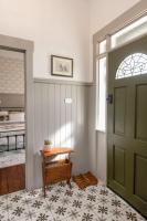Historic Church Sunday School House with Spa and Fireplace - B&B Cessnock